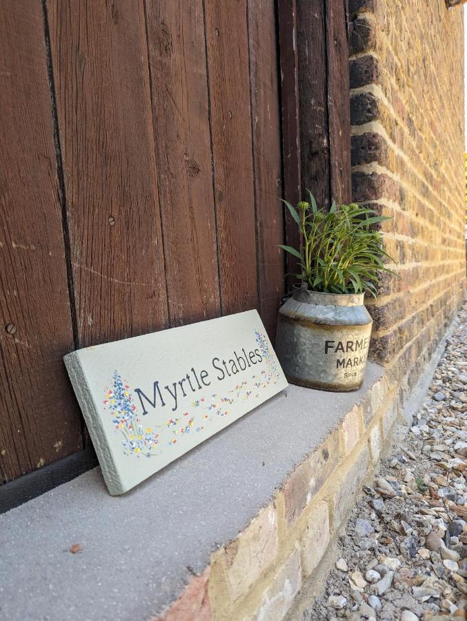 Myrtle Stables - Converted, Self-Contained, Countryside Hernhill Exterior photo