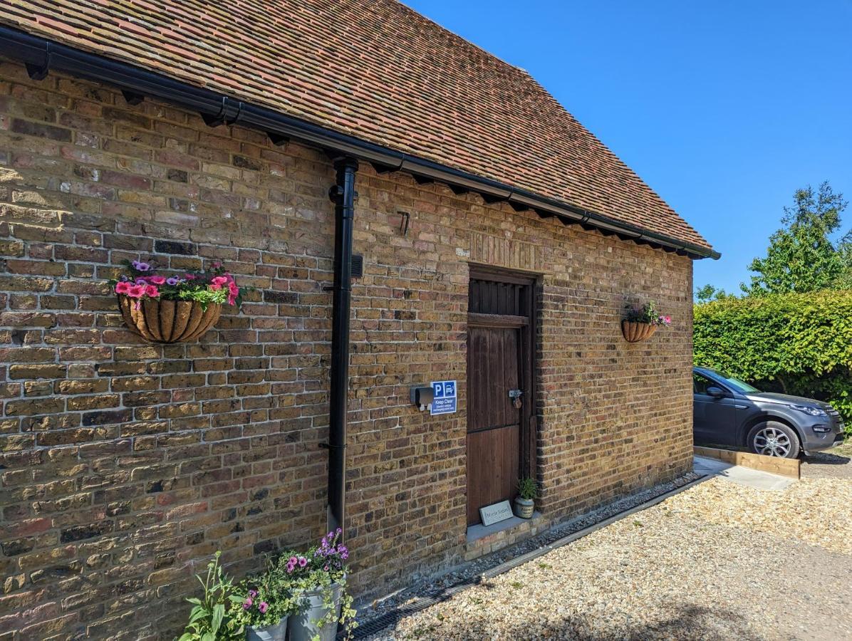 Myrtle Stables - Converted, Self-Contained, Countryside Hernhill Exterior photo